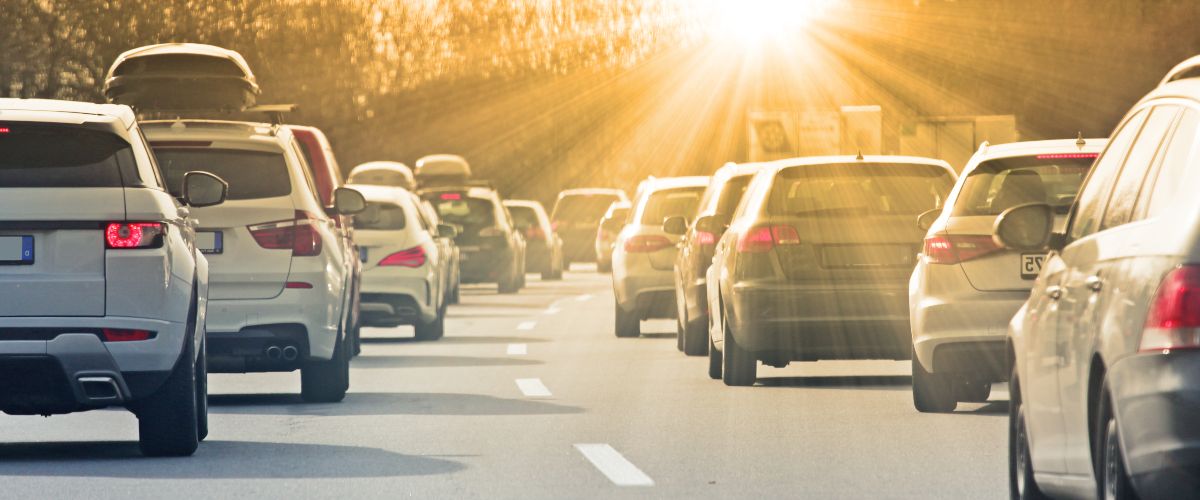 Die Automobilbranche ist auf dem Weg zur Klimaneutralität: effizientere Fahrzeuge spielen dabei eine große Rolle.