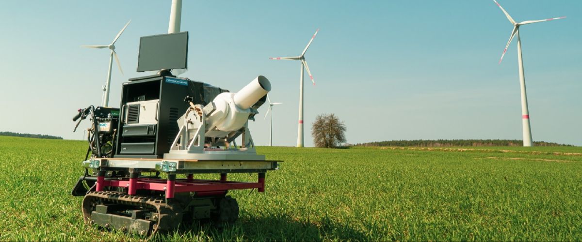 Windenergieanlagen müssen überwacht und regelmäßig gewartet werden. Um teure Ausfallzeiten zu vermeiden, haben das Fraunhofer IOSB und das Unternehmen Nawrocki Alpin ein Fotodokumentationssystem entwickelt.