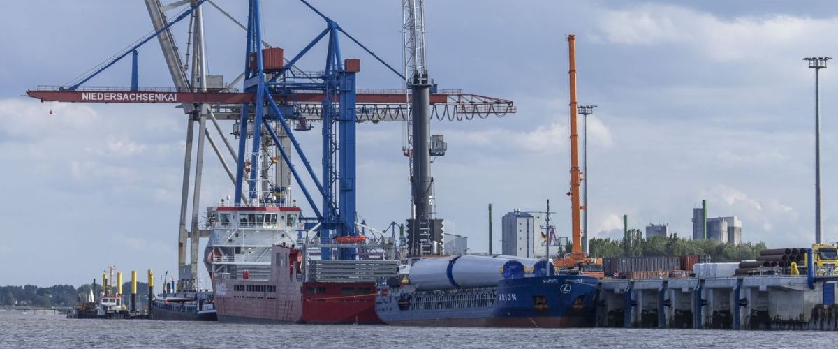 One of the issues addressed by experts in the SeeOff research project is the question of what port infrastructure is needed to temporarily store the wind turbines dismantled at sea or to prepare them for subsequent recycling of the construction materials.