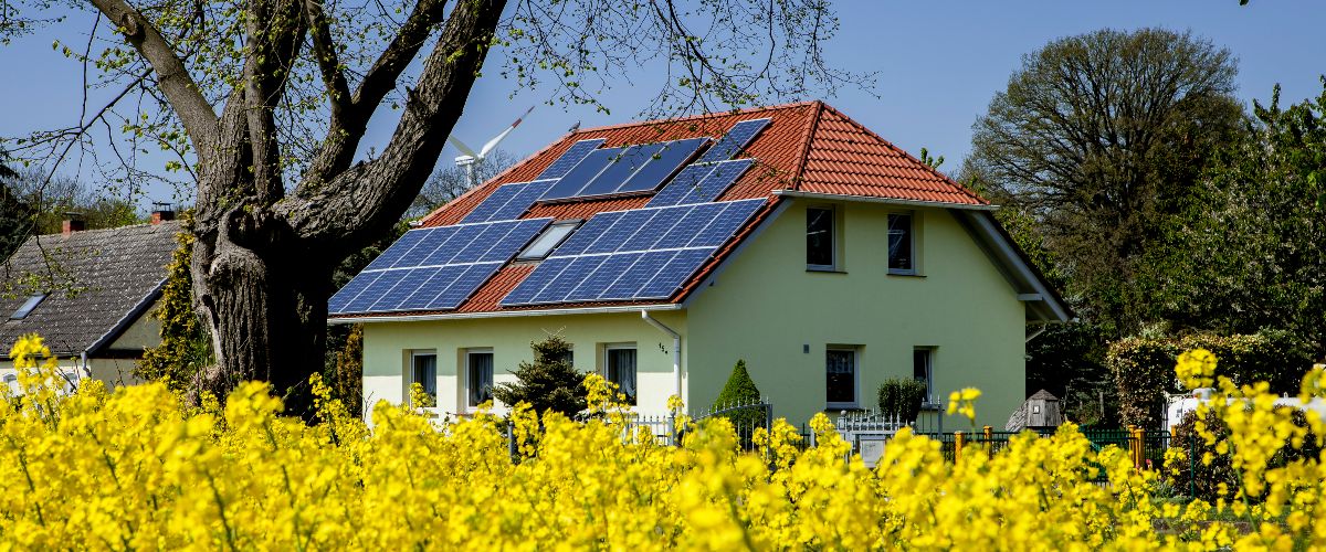 Einfamilienhaus mit Photovoltaikanlage.