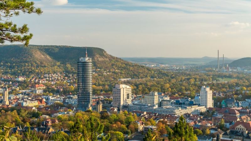 In a Living Lab for the Energy Transition in Jena, experts will demonstrate how energy producers, storage systems, and consumers can be intelligently linked in future. 