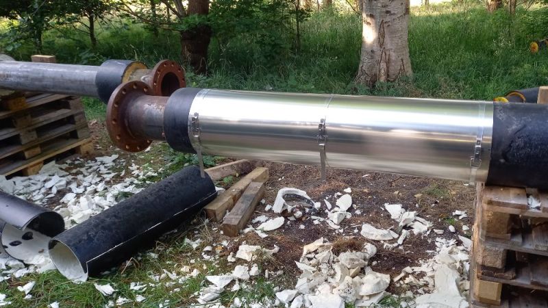 Here you can see a partial segment of the test track encased in a mudguard on which the newly developed tube liners were tested.