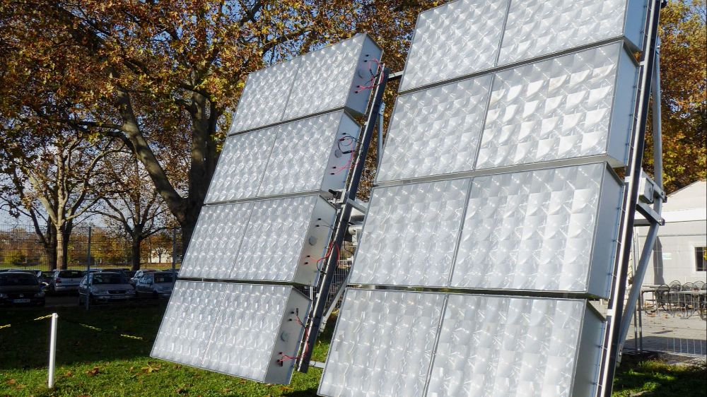 Concentrator photovoltaic modules fully installed on a dual-axis tracker in Heilbronn.