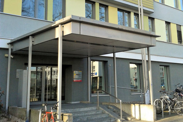 The canopy of the IWU house, a house ring of its own: What is a single non-residential building?