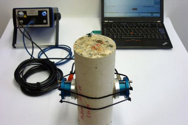 Ultrasonic amplifier, sensors and measurement program.