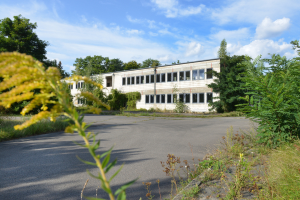 This part of the building dates from 1992 and will be demolished and replaced by new buildings as part of the project.